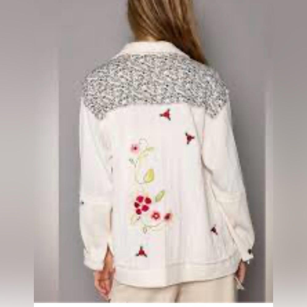 POL Floral Embroidered Women's Jacket - Picture 4 of 15